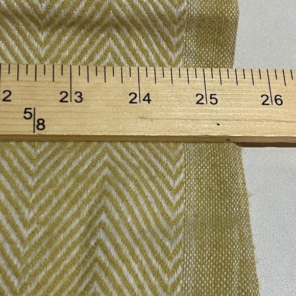 Bourina Super Soft Acrylic Throw Blanket with Tassels Cozy Lightweight 60 X 25.5 - Picture 9 of 10